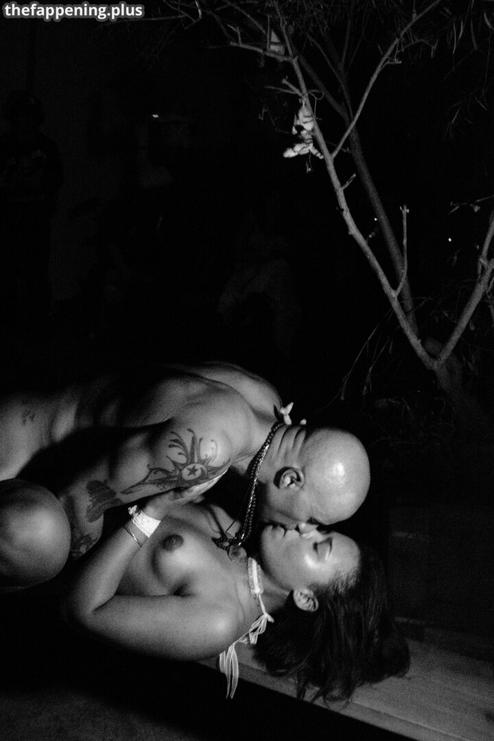 99WAREH0USE / 99WareHouse / cw / favicon.ico / https: Photo OnlyFans Nu #39