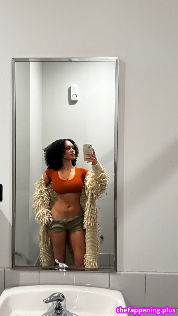 Aaliyeezy / theallierae Photo OnlyFans Nu #388