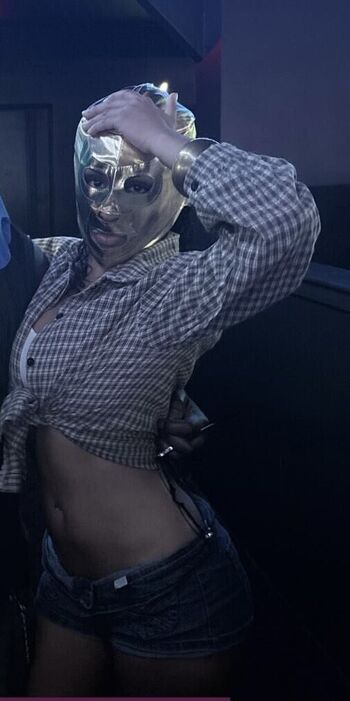 Aaliyeezy