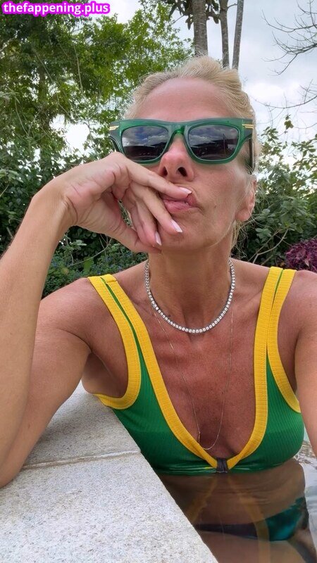 Adriane Galisteu / galisteuoficial Fotografie OnlyFans Dezbrăcată #386