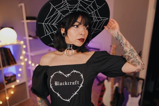 AileenSenpaiReacts