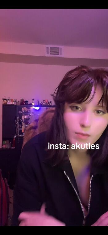 Akutles