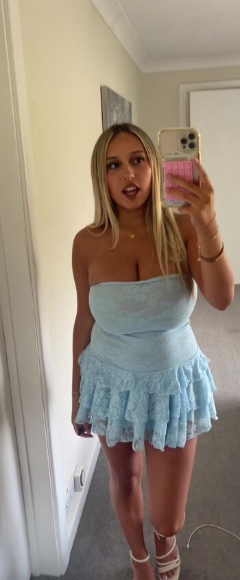 Amber Isabella