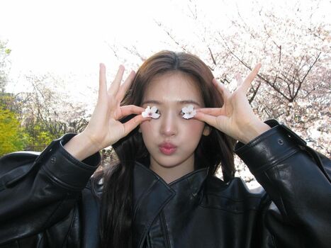 An Yujin 안유진 |
