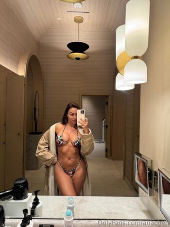 Ana Cheri