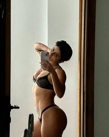 Ariane Araújo