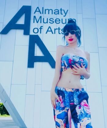 Bai Ling