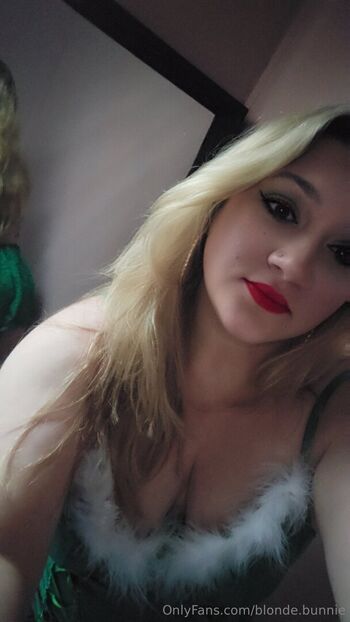 blonde.bunnie