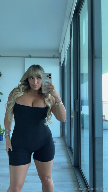 bootyqueenbae