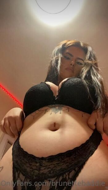 brunettebaddie_x