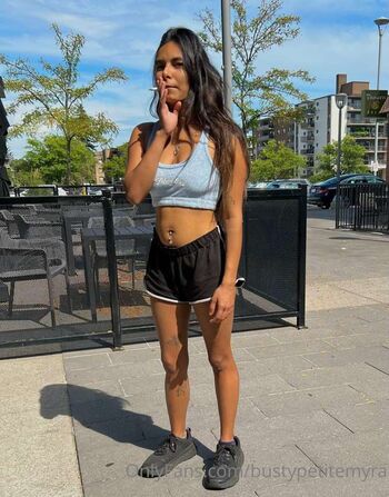 bustypetitemyra