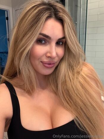 Cassie Lee