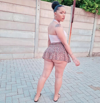 curlyjulz_