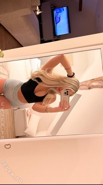 Curlyxox_