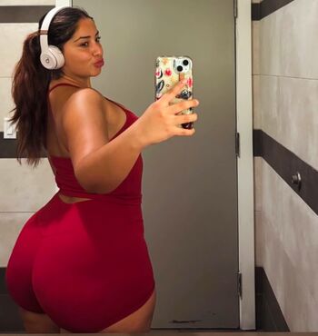 Curvy Goddesses