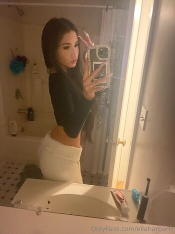 ellaharperr1