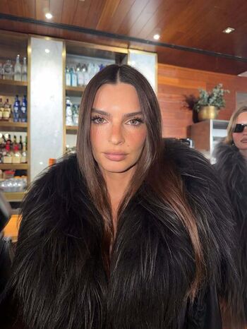 Emily Ratajkowski