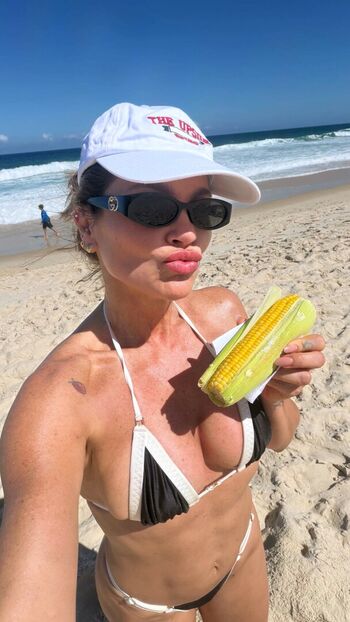 Flávia Alessandra