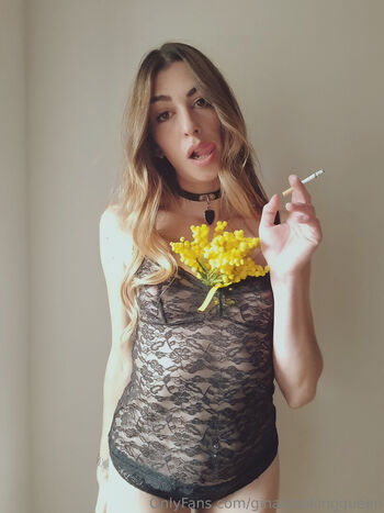 ginasmokingqueen