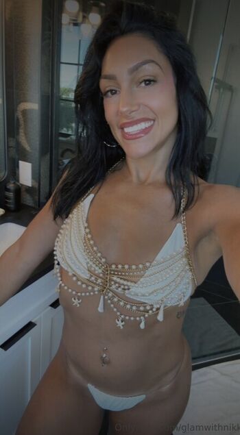 glamwithnikki