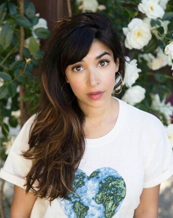 Hannah Simone