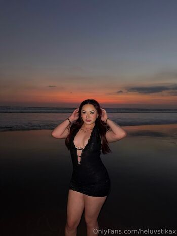 heluvstikax