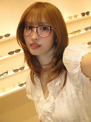 Hirai Momo