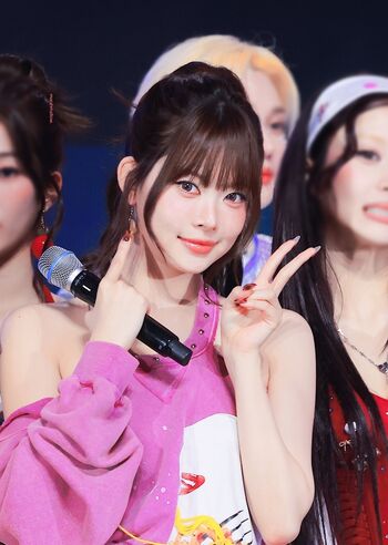 Hong Eunchae 홍은채 | LESSERAFIM