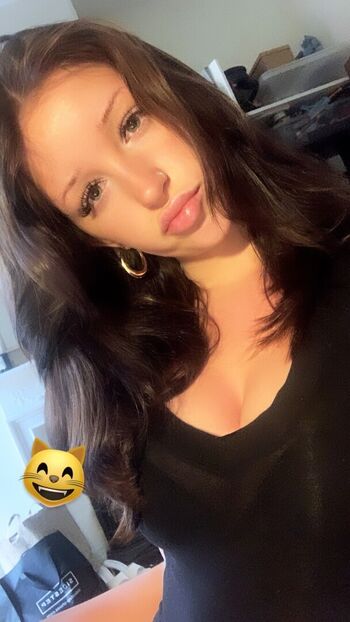 Isabelle / 3sa.1e / mizzyalwaysonline / mizzybackonline