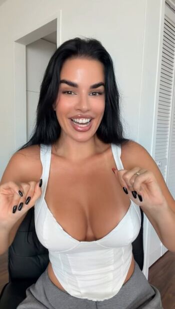 Ivana Knoll