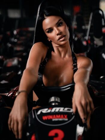 Ivana Knoll