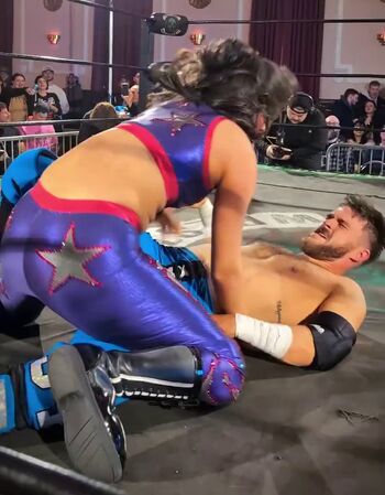 Izzy Moreno / ItsIzzyMania