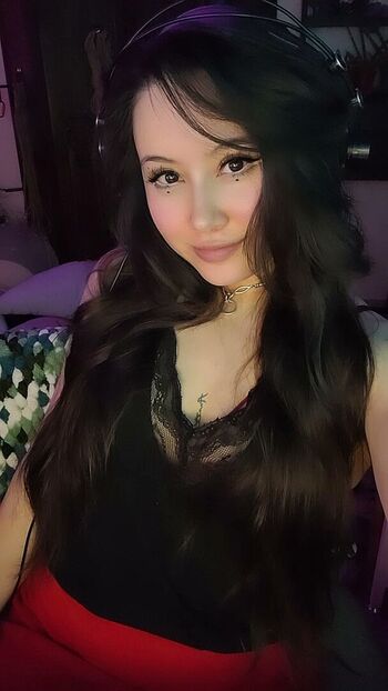 jackiee_elana_chan