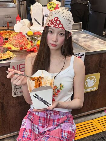 Kazuha Nakamura 中村 一葉