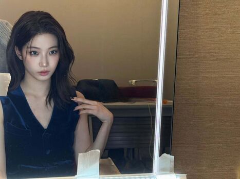 Kazuha Nakamura 中村 一葉