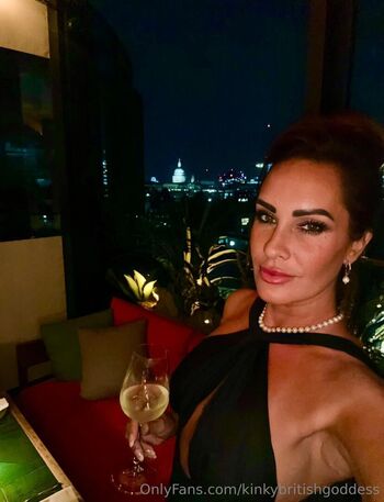 kinkybritishgoddess