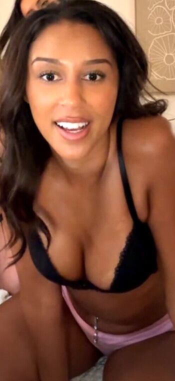 Kiwi Stunner Tasmyn Rose