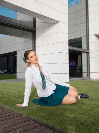 Lia Sikora - @ liasikora