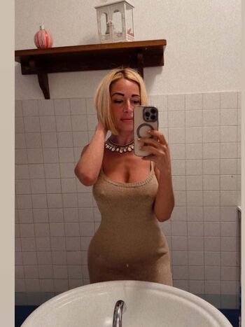 Lottie Gio