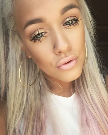 Lottie Tomlinson