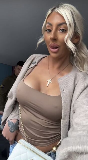 Lucyrebeccaofficial