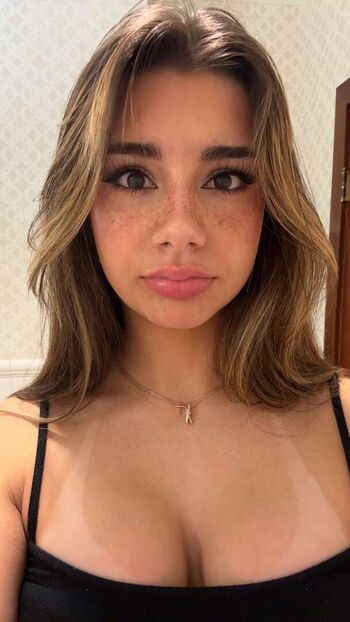 Mikayla Campinos