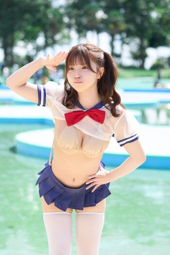 momo_burlesque