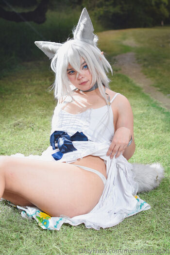 Momoiro Cosplay