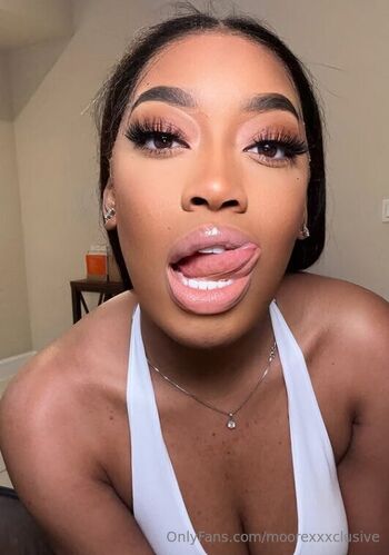 moorexxxclusive
