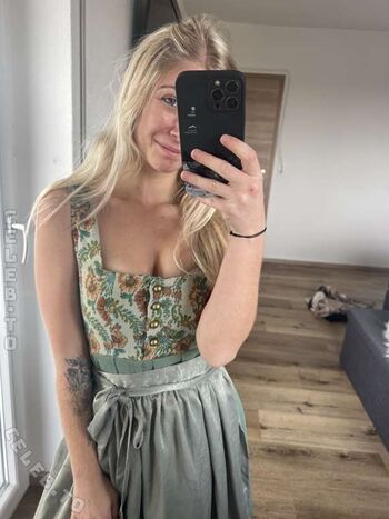nadine_freund