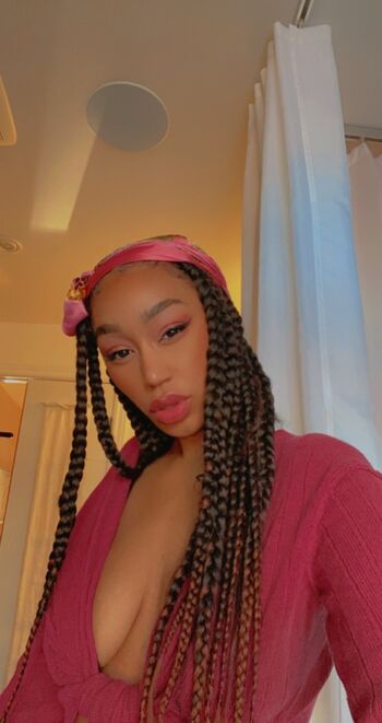Nia Simone