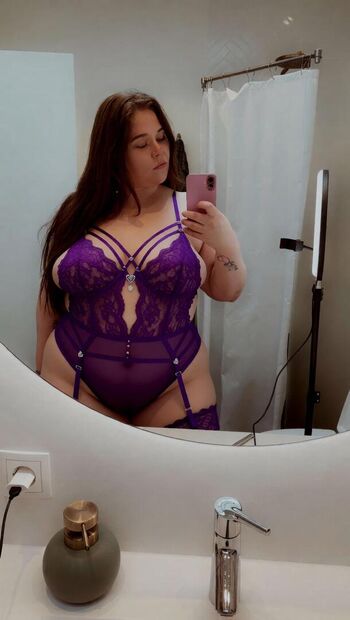 Only_curvycutie