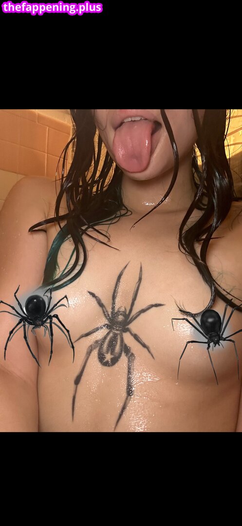 https: / oohlastella Фото оголеного OnlyFans #25