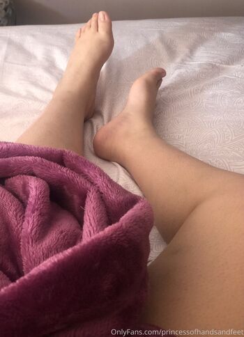 princessofhandsandfeet